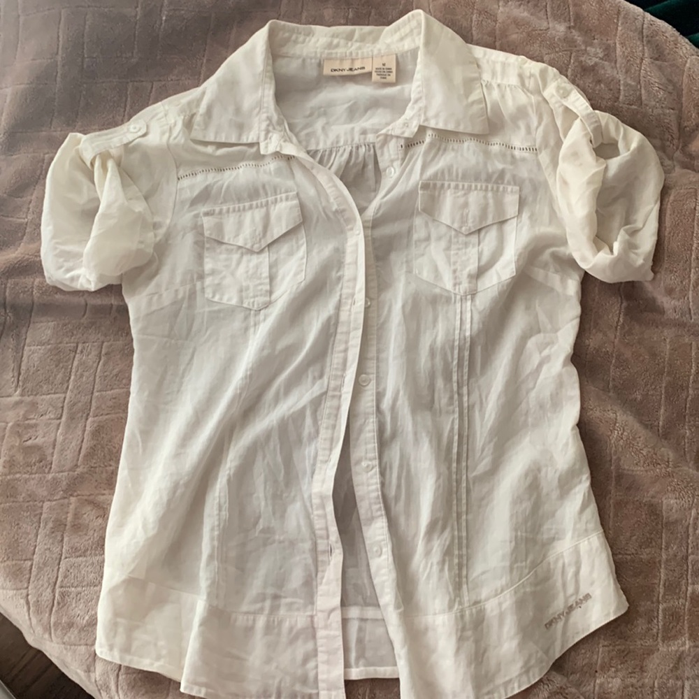 Nice white cotton button up. :)